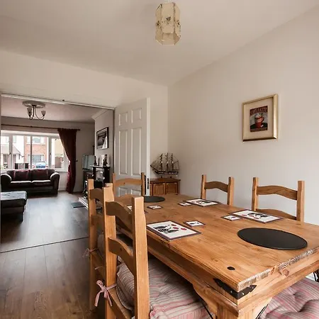 Πανσιόν The Green *